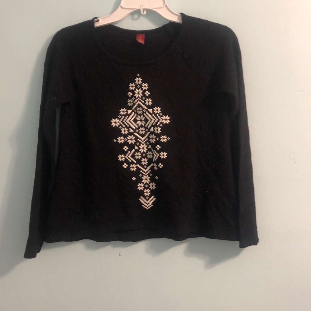 black snow flake long sleeve